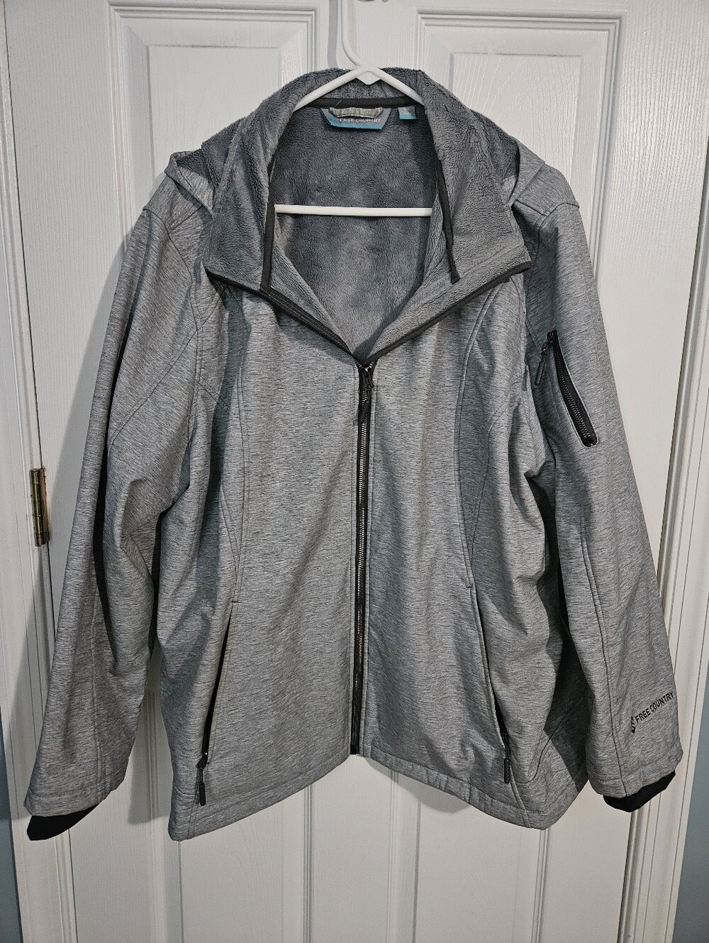 Women's Free Country Water Resistant Light Gray Softshell Jacket